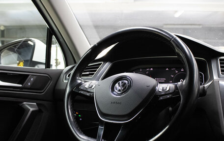 Volkswagen Tiguan II, 2018 год, 1 739 000 рублей, 10 фотография