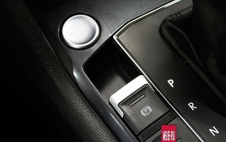 Volkswagen Tiguan II, 2018 год, 1 739 000 рублей, 26 фотография