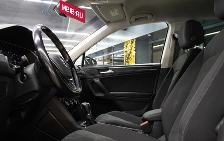 Volkswagen Tiguan II, 2018 год, 1 739 000 рублей, 13 фотография