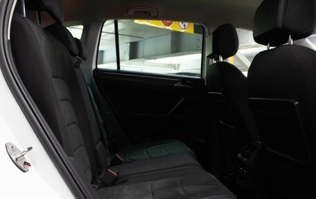 Volkswagen Tiguan II, 2018 год, 1 739 000 рублей, 16 фотография
