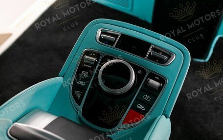 Mercedes-Benz V-Класс, 2020 год, 20 000 000 рублей, 14 фотография