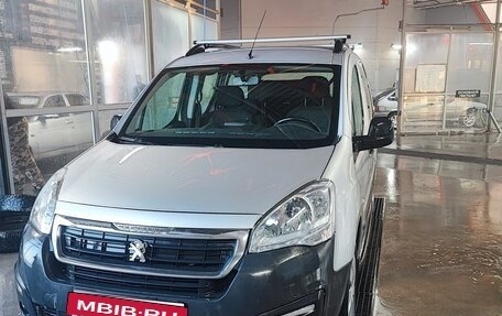 Peugeot Partner II рестайлинг 2, 2017 год, 820 000 рублей, 1 фотография
