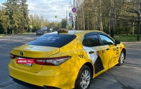 Toyota Camry, 2021 год, 670 000 рублей, 3 фотография