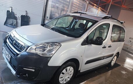 Peugeot Partner II рестайлинг 2, 2017 год, 820 000 рублей, 3 фотография