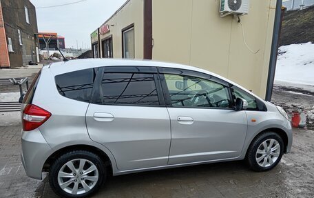 Honda Fit III, 2010 год, 715 000 рублей, 4 фотография