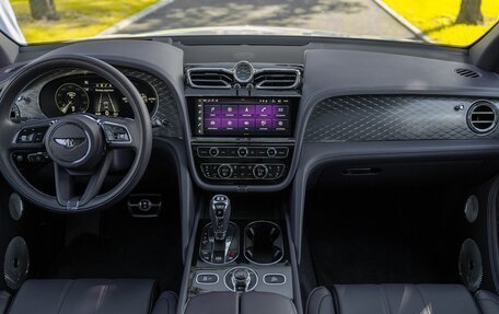 Bentley Bentayga I, 2021 год, 24 000 000 рублей, 7 фотография