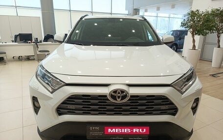 Toyota RAV4, 2021 год, 3 600 000 рублей, 6 фотография