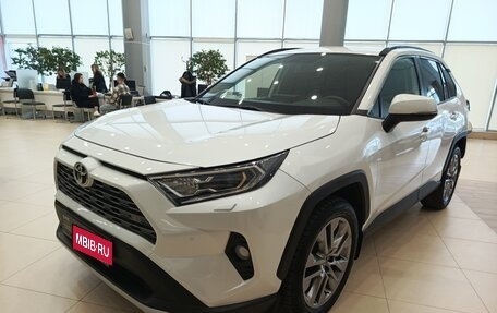 Toyota RAV4, 2021 год, 3 600 000 рублей, 5 фотография