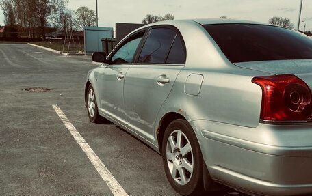 Toyota Avensis III рестайлинг, 2004 год, 579 000 рублей, 3 фотография