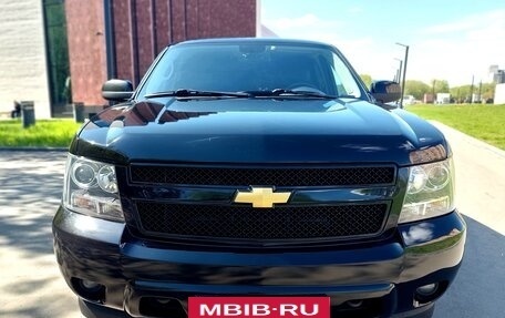 Chevrolet Tahoe III, 2012 год, 2 500 000 рублей, 2 фотография