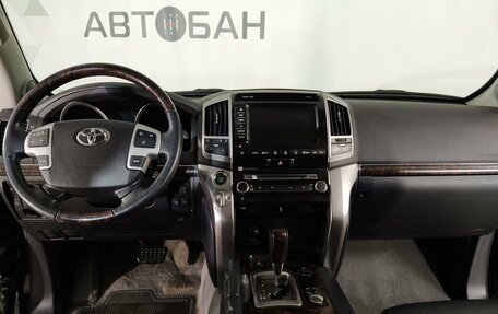 Toyota Land Cruiser 200, 2014 год, 4 399 000 рублей, 21 фотография