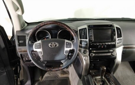 Toyota Land Cruiser 200, 2014 год, 4 399 000 рублей, 20 фотография