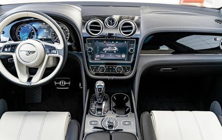 Bentley Bentayga I, 2019 год, 12 900 000 рублей, 15 фотография
