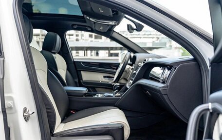 Bentley Bentayga I, 2019 год, 12 900 000 рублей, 26 фотография