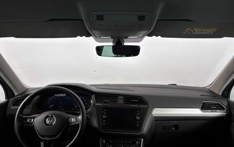 Volkswagen Tiguan II, 2017 год, 2 300 000 рублей, 17 фотография