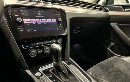 Volkswagen Passat B8 рестайлинг, 2018 год, 2 099 000 рублей, 19 фотография
