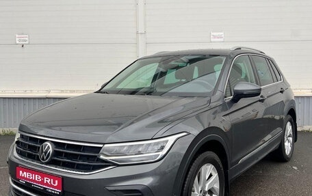 Volkswagen Tiguan II, 2021 год, 3 400 000 рублей, 1 фотография