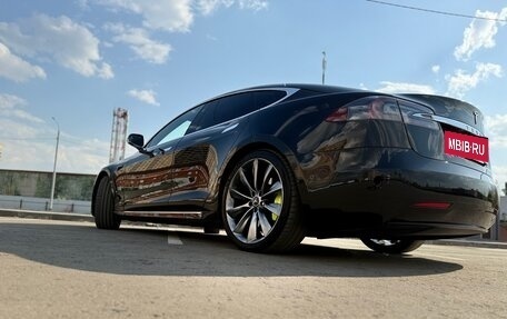 Tesla Model S I, 2017 год, 4 500 000 рублей, 24 фотография