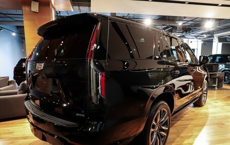 Cadillac Escalade V, 2024 год, 19 500 000 рублей, 3 фотография