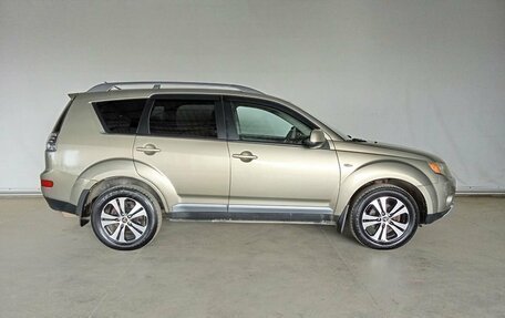 Mitsubishi Outlander III рестайлинг 3, 2008 год, 700 000 рублей, 8 фотография