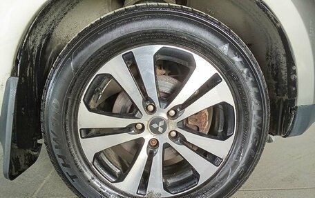 Mitsubishi Outlander III рестайлинг 3, 2008 год, 700 000 рублей, 18 фотография