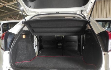 Honda Vezel, 2016 год, 1 800 000 рублей, 14 фотография
