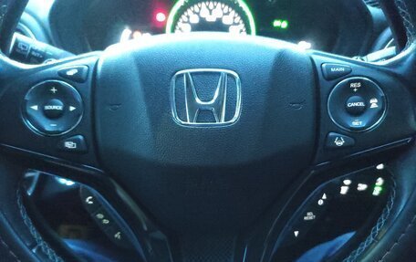 Honda Vezel, 2016 год, 1 800 000 рублей, 16 фотография