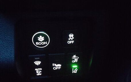 Honda Vezel, 2016 год, 1 800 000 рублей, 20 фотография