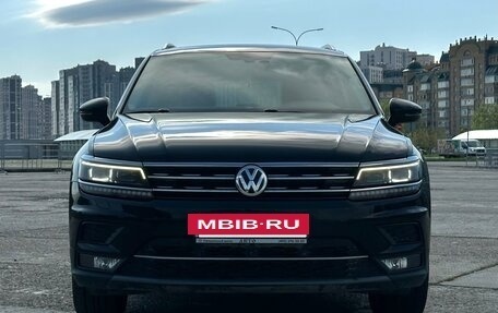 Volkswagen Tiguan II, 2017 год, 3 200 000 рублей, 2 фотография