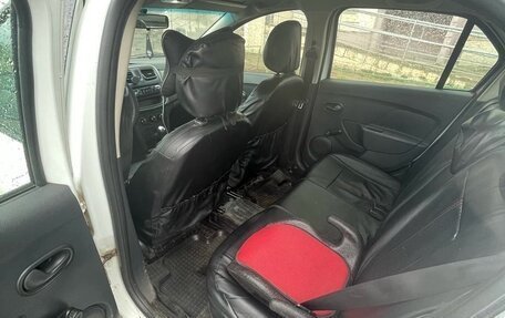 Renault Logan II, 2018 год, 505 000 рублей, 3 фотография
