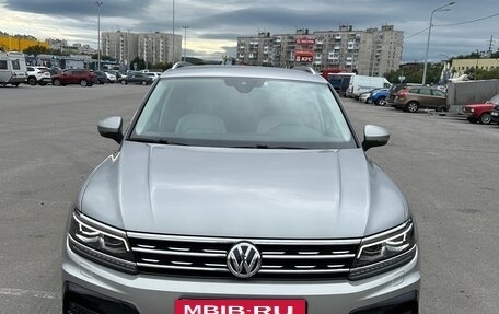Volkswagen Tiguan II, 2020 год, 3 600 000 рублей, 3 фотография
