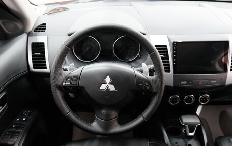 Mitsubishi Outlander III рестайлинг 3, 2010 год, 1 349 000 рублей, 11 фотография