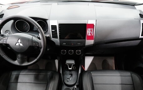 Mitsubishi Outlander III рестайлинг 3, 2010 год, 1 349 000 рублей, 14 фотография