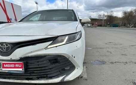 Toyota Camry, 2019 год, 2 600 000 рублей, 2 фотография
