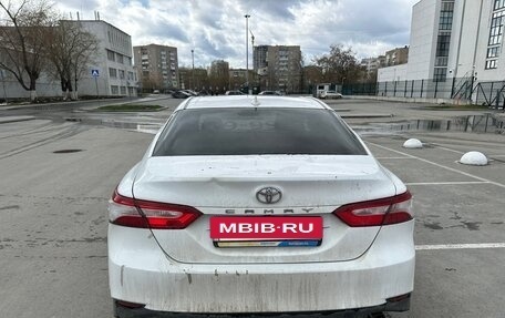 Toyota Camry, 2019 год, 2 600 000 рублей, 7 фотография