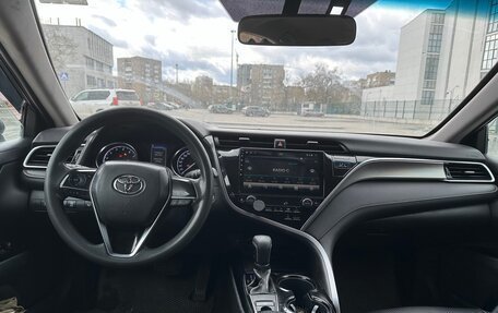 Toyota Camry, 2019 год, 2 600 000 рублей, 21 фотография