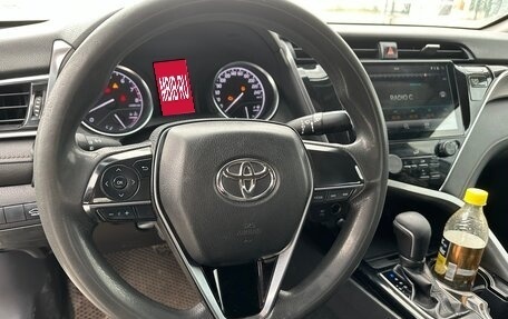 Toyota Camry, 2019 год, 2 600 000 рублей, 15 фотография