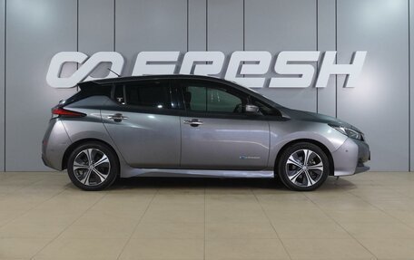 Nissan Leaf II, 2017 год, 2 099 000 рублей, 5 фотография
