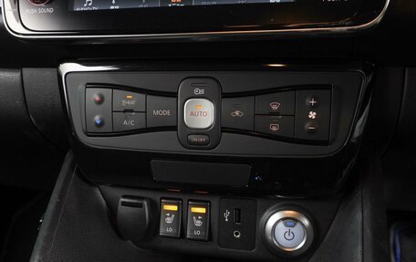 Nissan Leaf II, 2017 год, 2 099 000 рублей, 12 фотография