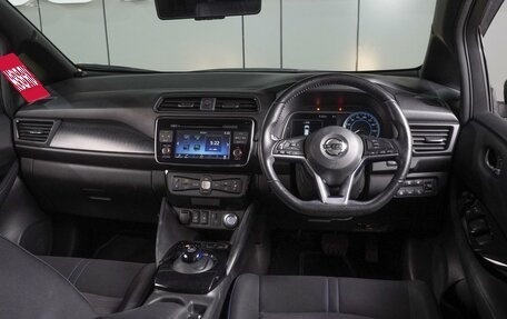 Nissan Leaf II, 2017 год, 2 099 000 рублей, 6 фотография