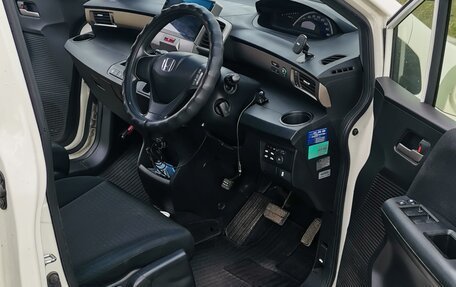 Honda Freed I, 2012 год, 1 350 000 рублей, 16 фотография