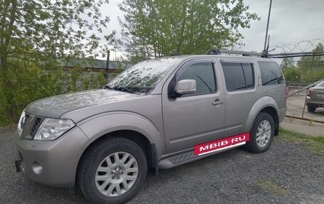 Nissan Pathfinder, 2011 год, 1 950 000 рублей, 2 фотография