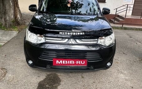 Mitsubishi Outlander III рестайлинг 3, 2013 год, 1 250 000 рублей, 3 фотография