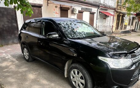 Mitsubishi Outlander III рестайлинг 3, 2013 год, 1 250 000 рублей, 4 фотография