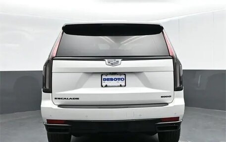 Cadillac Escalade V, 2022 год, 109 012 рублей, 6 фотография