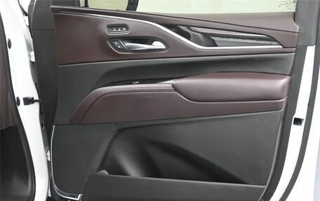 Cadillac Escalade V, 2022 год, 109 012 рублей, 10 фотография