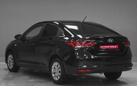 Hyundai Solaris II рестайлинг, 2022 год, 1 869 000 рублей, 2 фотография