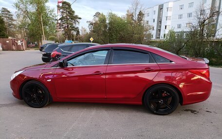 Hyundai Sonata VI, 2011 год, 1 100 000 рублей, 2 фотография
