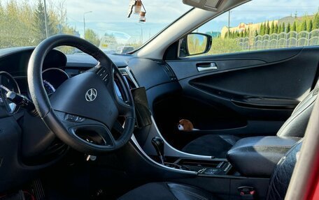 Hyundai Sonata VI, 2011 год, 1 100 000 рублей, 18 фотография