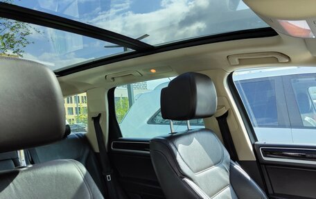Volkswagen Touareg III, 2011 год, 2 200 000 рублей, 5 фотография